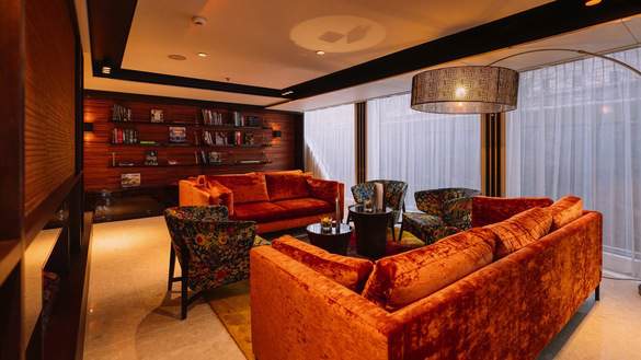 Amawaterways AmaMagna Library ©Volker Vornehm.jpg
